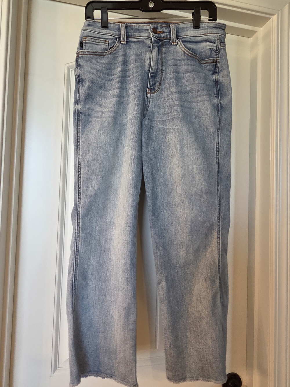 Judy Blue Straight Leg Crop Jeans  11